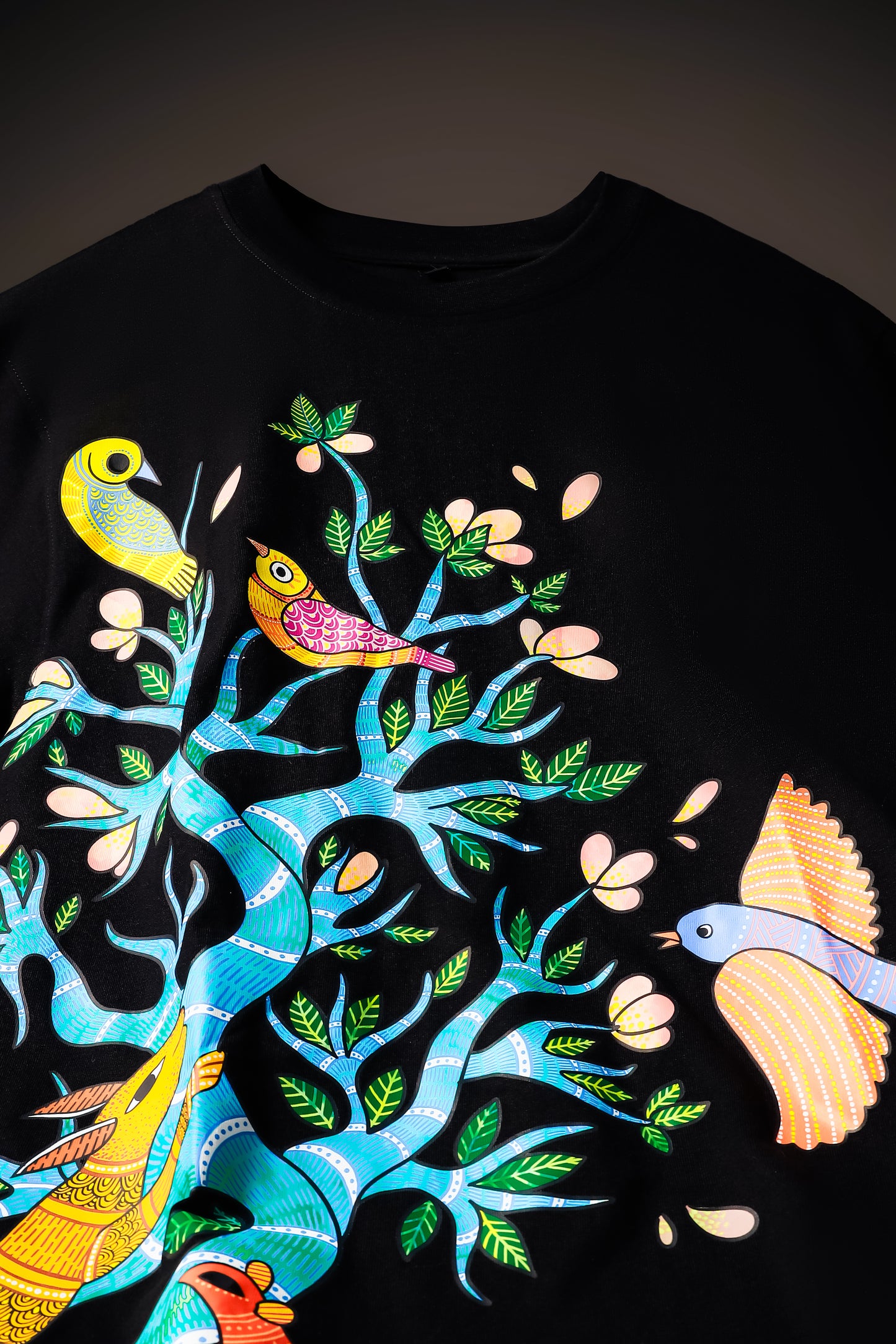 Jeevan Vriksha – Handcrafted in Gond Art T-shirt