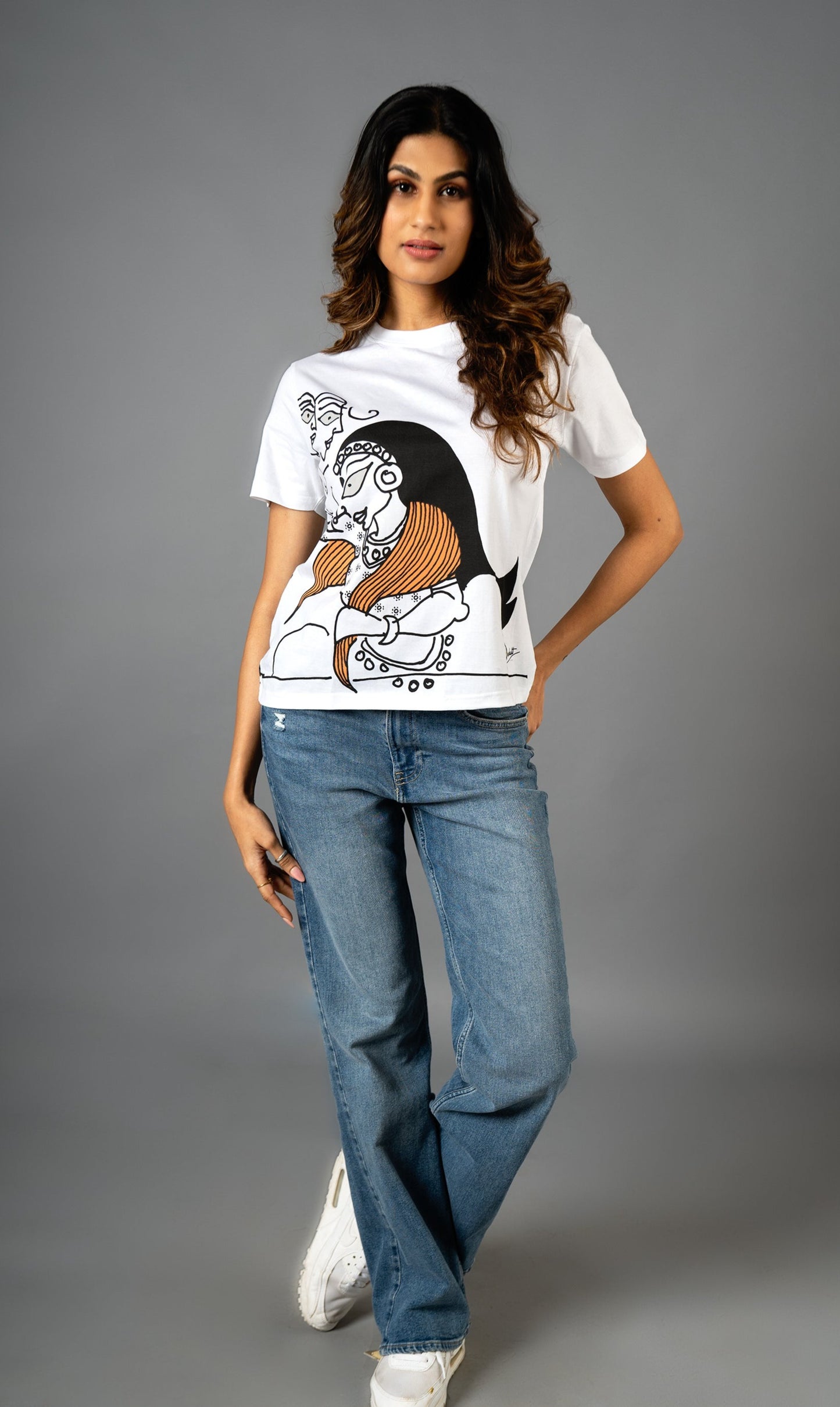 The Garland Weaver T-SHIRT - Devdutt